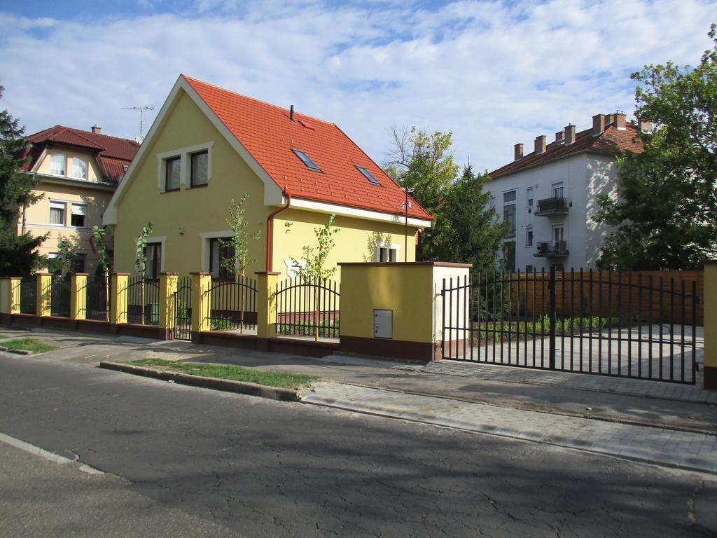 Poroszlay Apartman Debrecen Exterior foto