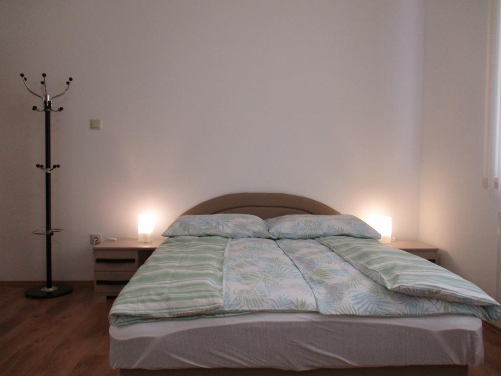 Poroszlay Apartman Debrecen Exterior foto