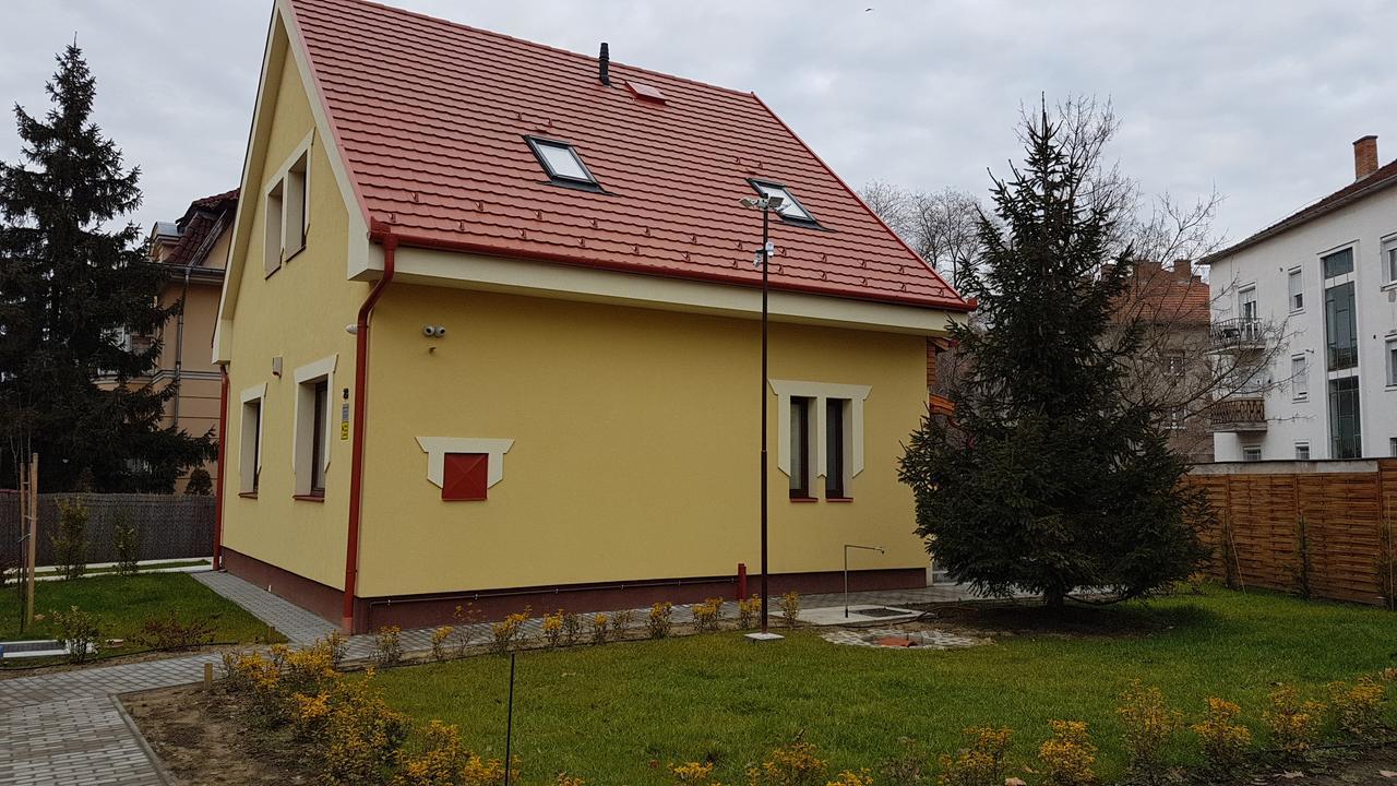 Poroszlay Apartman Debrecen Exterior foto